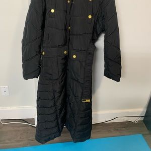 Beautiful Long winter jacket with belt and furhood